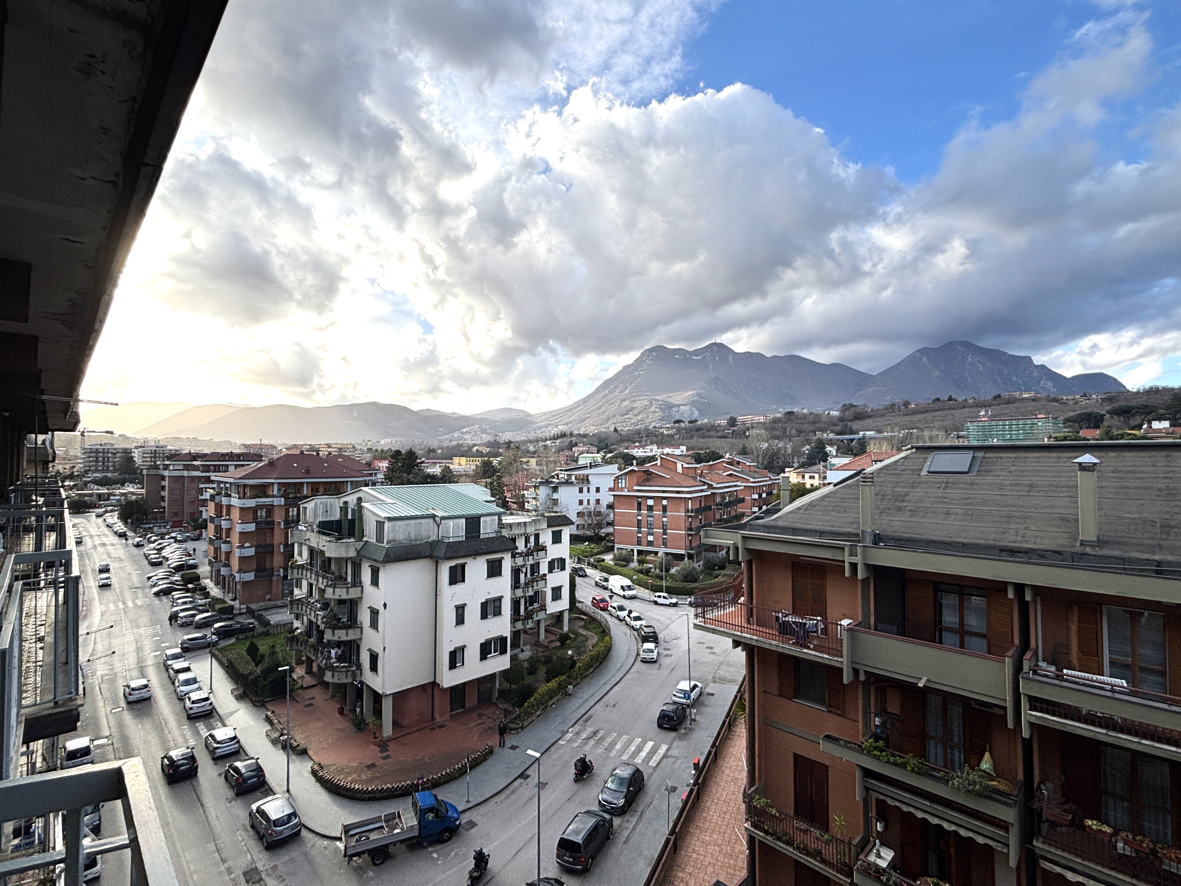 LUMINOSO APPARTAMENTO RISTRUTTURATO CON BOX-AUTO IN C.DA BACCANICO